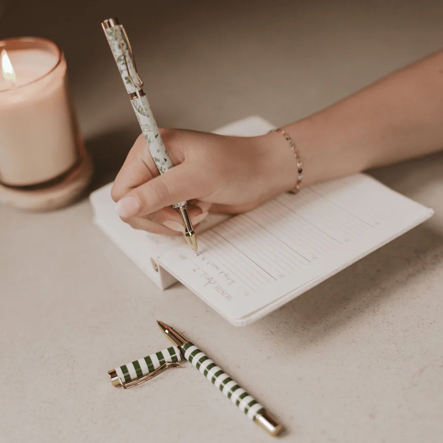 Green floral pen set