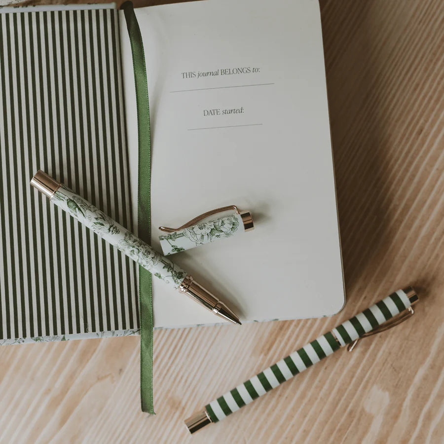 Green floral pen set